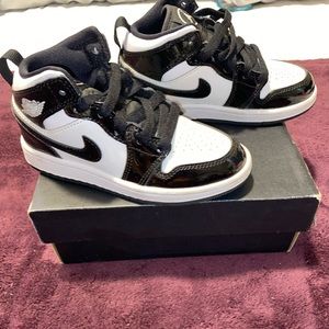 Jordan 1s kids size 11c
